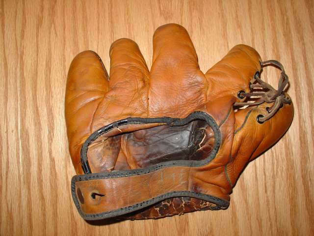 Claude Passeau Goldsmith Back